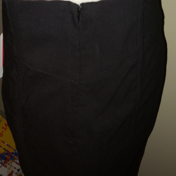 🖤 Juniors XOXO Black Midi Skirt NWT 🖤 - Picture 3 of 3